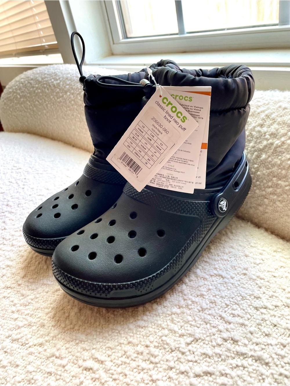 Crocs Unisex Classic Neo Puff Clog Boots - Black